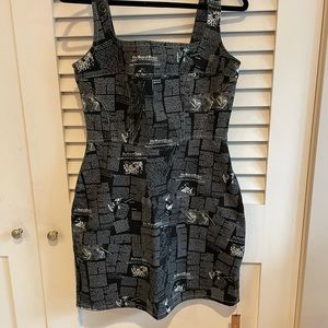 Reformation NWT newspaper print dress. Sooo cute, but I’m cleaning out my closet